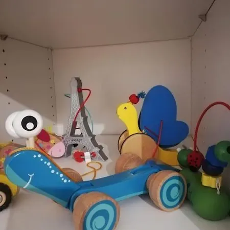 Le Petit Penitent Quartier Dore