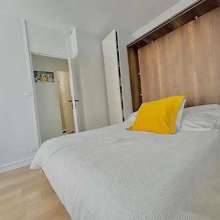 Le Petit Penitent Quartier Dore