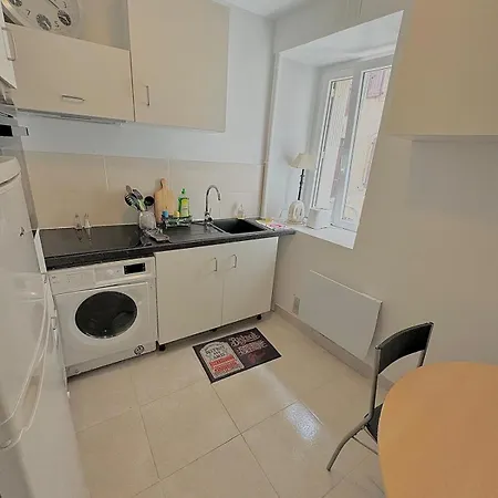 Le Petit Penitent Quartier Dore アパート *